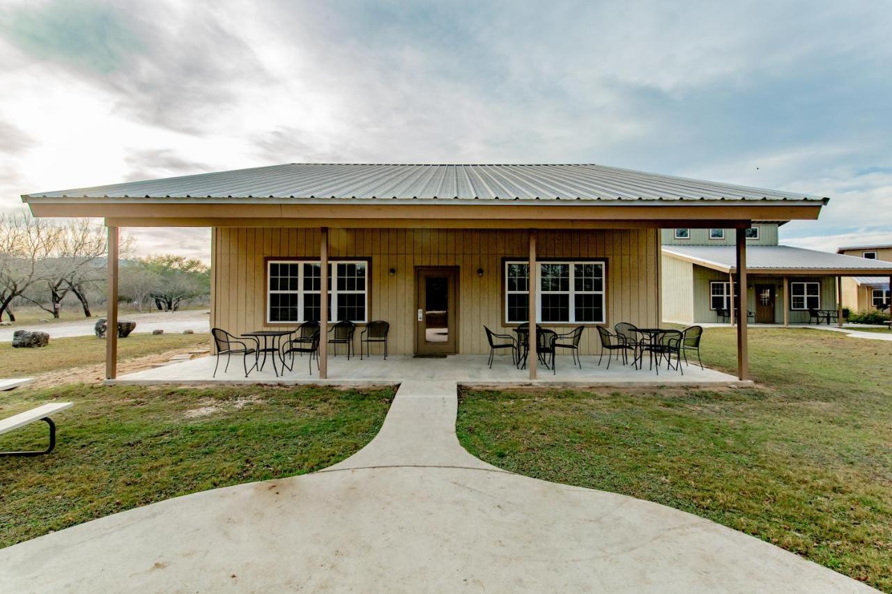 Seven Bluff Cabins Concan Buitenkant foto