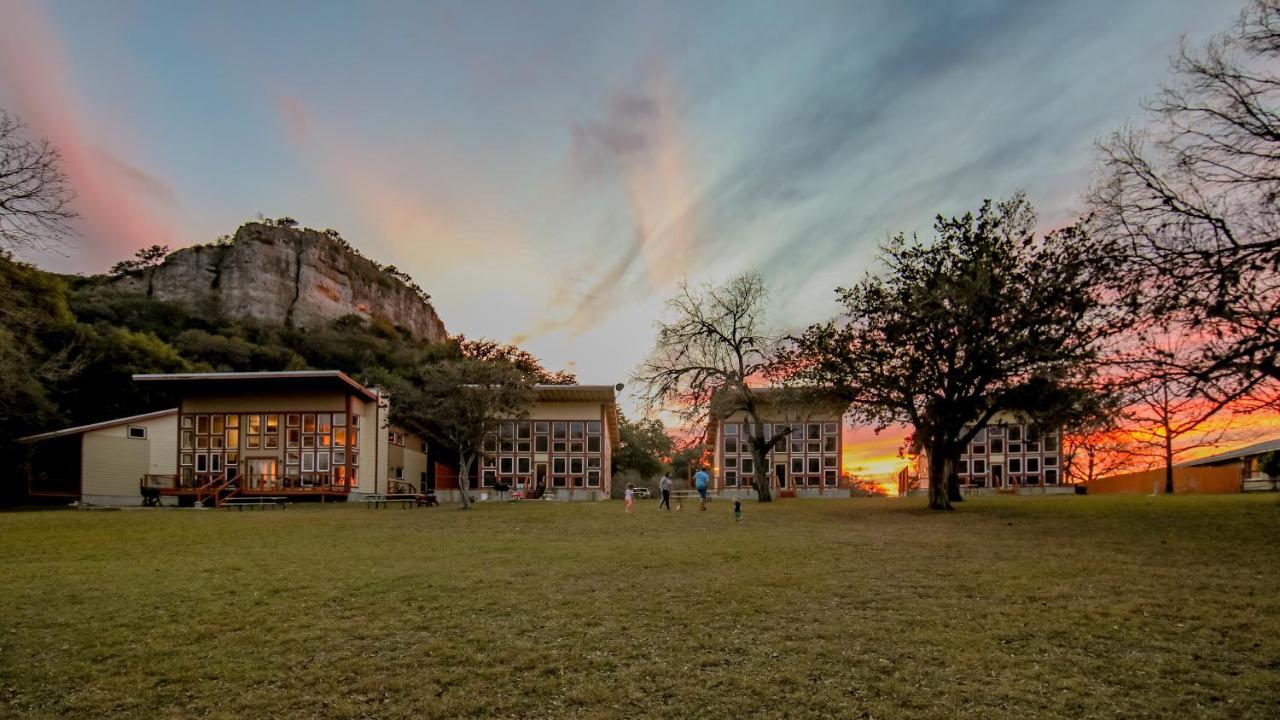 Seven Bluff Cabins Concan Buitenkant foto
